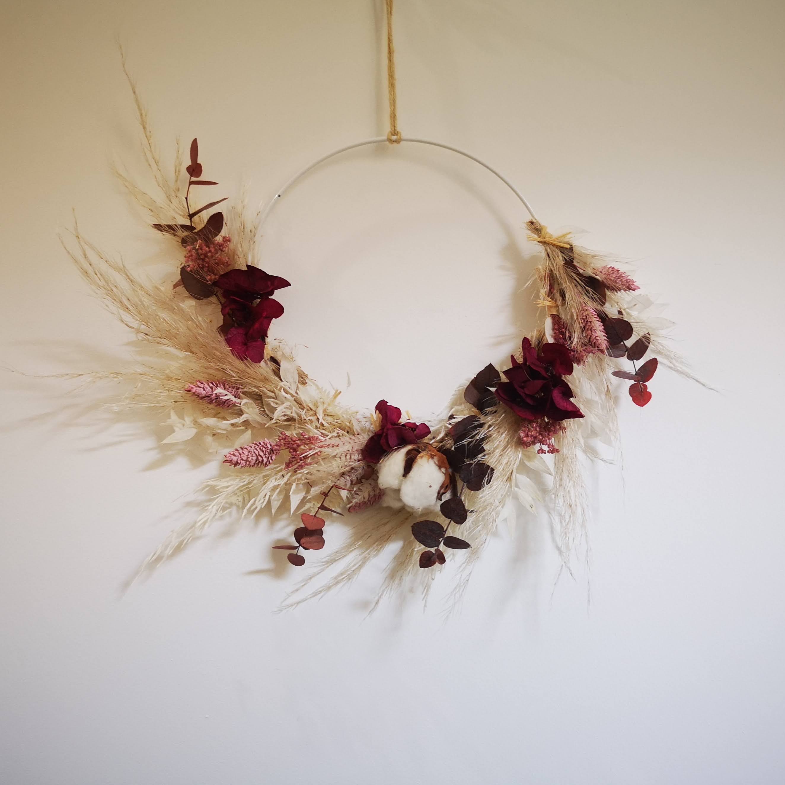 couronne de fleurs séchées